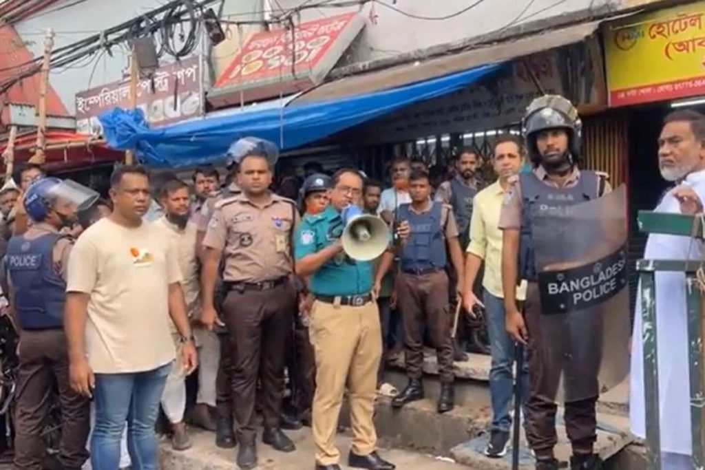 জাসদ কার্যালয়ে অভিযান চালিয়ে, নিষিদ্ধ আওয়ামী লীগের বিপুল নেতাকর্মী আটক
