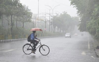মেঘ-বৃষ্টির আভাসেও কমছে না ভ্যাপসা গরম