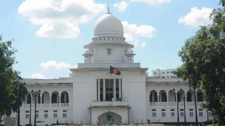 পদ্মা নদী থেকে অবৈধ বালু উত্তোলন বন্ধে হাইকোর্টে রিট