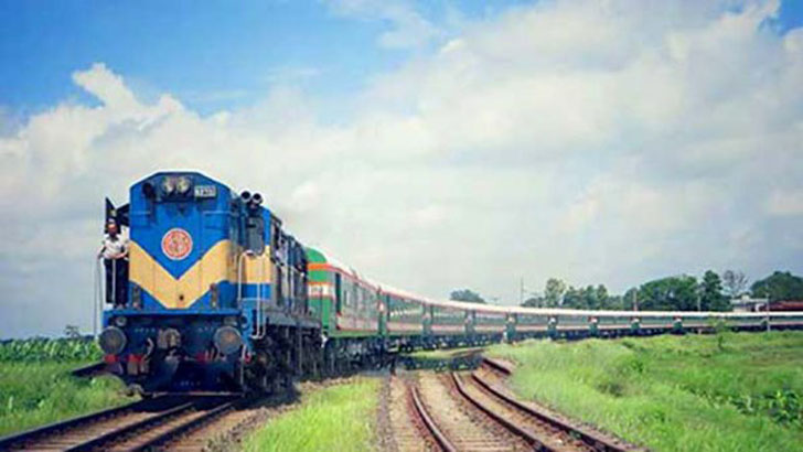 ৭ ঘণ্টা বন্ধ থাকার পর ঢাকা-রাজশাহী রুটে ট্রেন চলাচল সচল