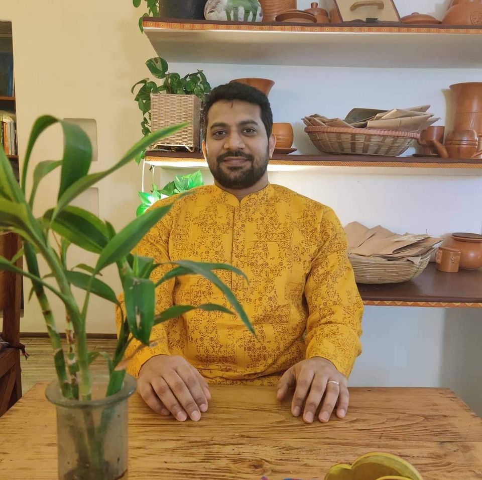 উপরের চাপে রেলের ঠিকাদার লিমন আটক