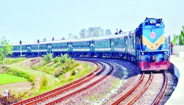 গাজীপুরে ট্রেনে কাটা পড়ে নারীসহ নিহত ২