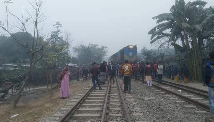 পীরগঞ্জে ট্রেনে কাটা পড়ে ২ সরকারি কর্মচারী নিহত