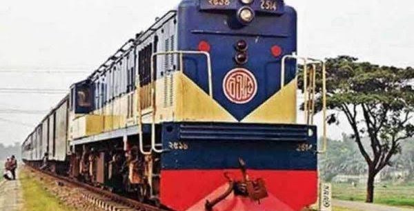 অসতর্কতায় রেললাইনে প্রায়ই প্রাণহানি