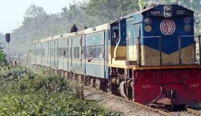 মালিবাগে ট্রেনের ধাক্কায় দুই যুবকের মৃত্যু