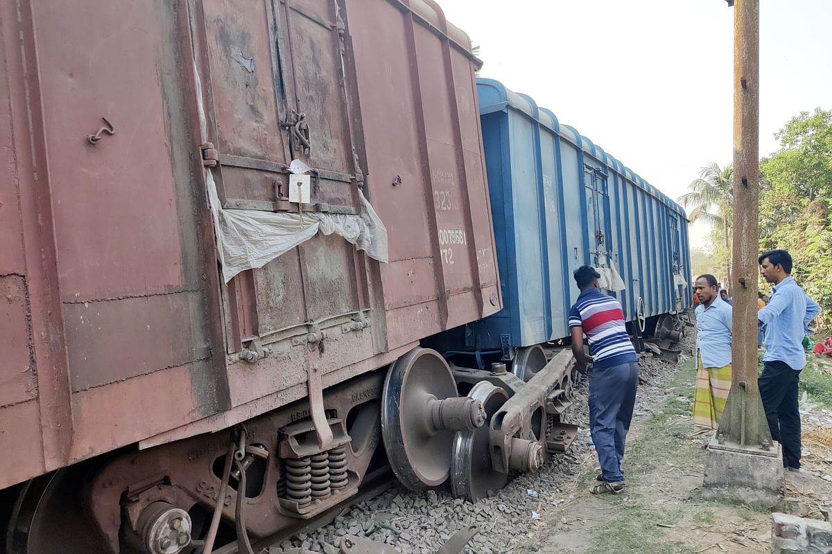 কুষ্টিয়ায় মালবাহী ট্রেন লাইনচ্যুত হওয়ার ঘটনায় তদন্ত কমিটি
