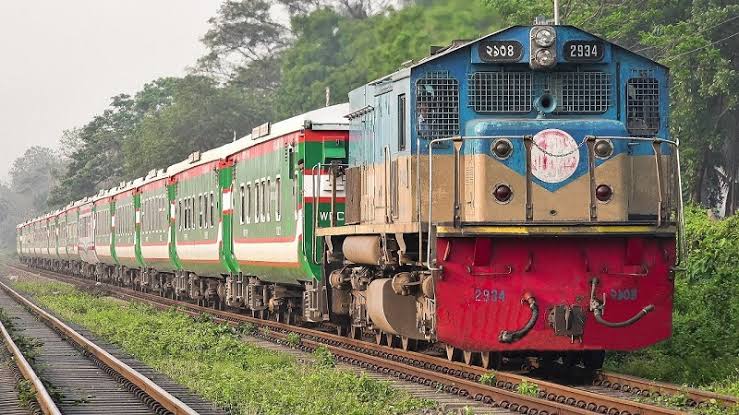 সোমবার থেকে যাত্রীবাহী ট্রেন চলাচল বন্ধ