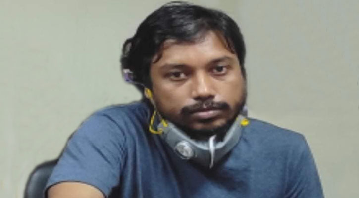দেড় কোটি টাকা আত্মসাতের অভিযোগে রেলের কর্মচারী আটক