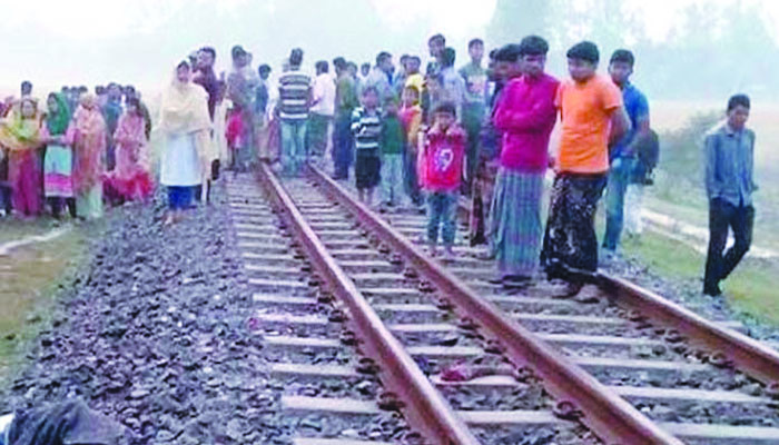 দর্শনায় ট্রেনে কাটা পড়ে যুবকের মৃত্যু