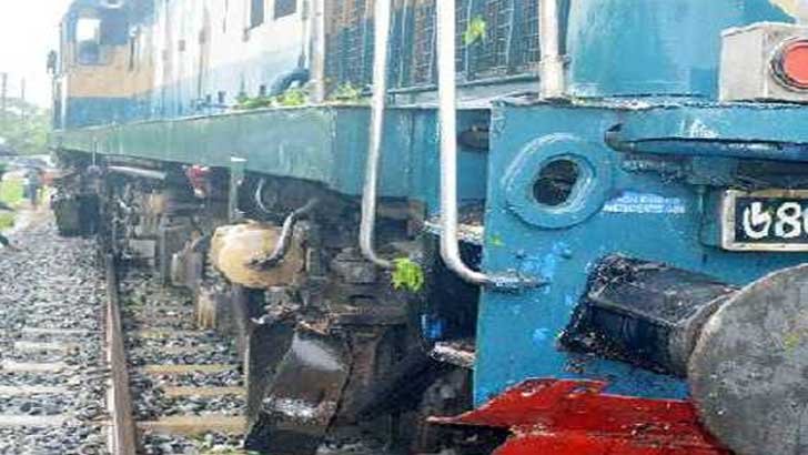 ট্রেন লাইনচ্যুত, ঢাকার সঙ্গে উত্তরবঙ্গের রেল যোগাযোগ বন্ধ