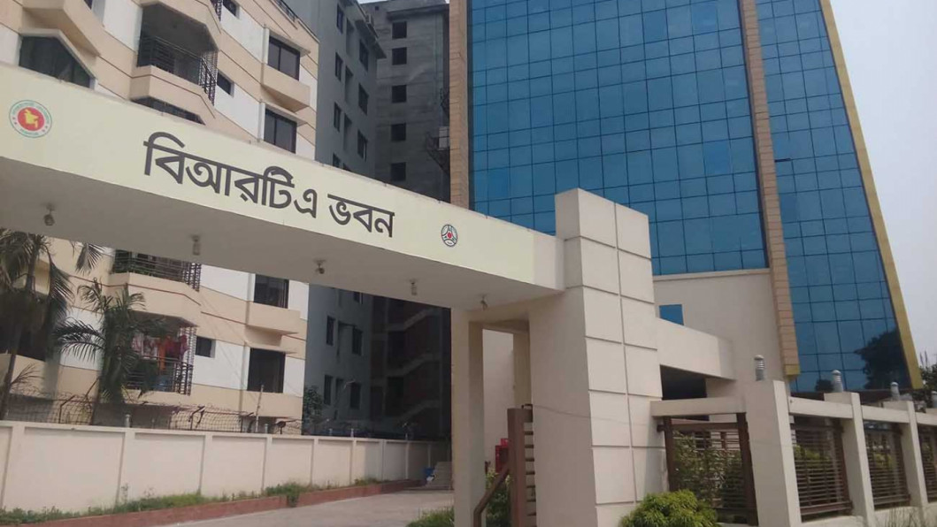 করোনাকালে করের বোঝা পরিবহন মালিকদের ওপর