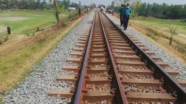 ট্রেনে কাটা পড়ে নিহত ২