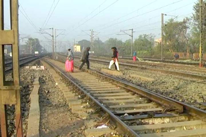 রাজধানীতে ট্রেনের ধাক্কায় নির্মাণ শ্রমিকের মৃত্যু