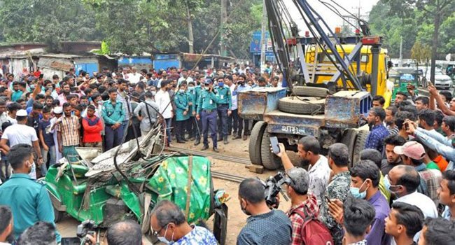 চট্টগ্রাম রেলগেটে দুর্ঘটনা : বাস চালক গ্রেফতার