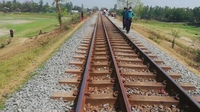 ২৪ ঘণ্টার ব্যবধানে ট্রেনে কাটা পড়ে ২ জনের মৃত্যু