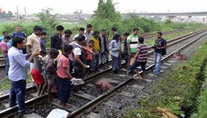 ট্রেনের চাকায় ছিন্নভিন্ন যুবকের দেহ