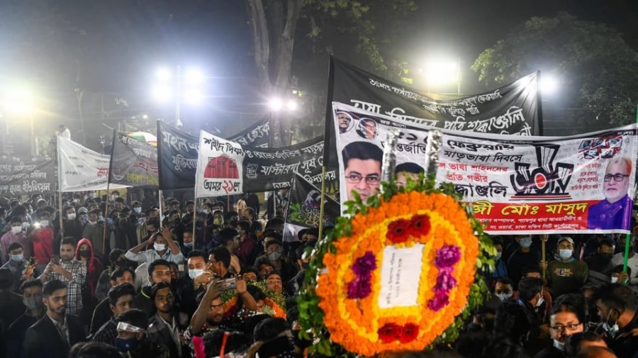ভাষা শহীদদের প্রতি সর্বস্তরের শ্রদ্ধা