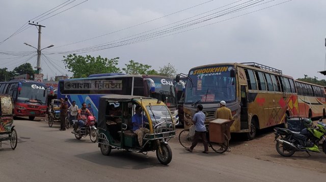 ৩ দিন পর রংপুর থেকে ঢাকাগামী বাস চলাচল শুরু