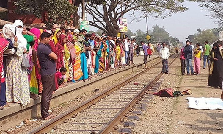 বগুড়ায় ট্রেনে কাটাপড়ে নারী ও পুরুষের মৃত্যু