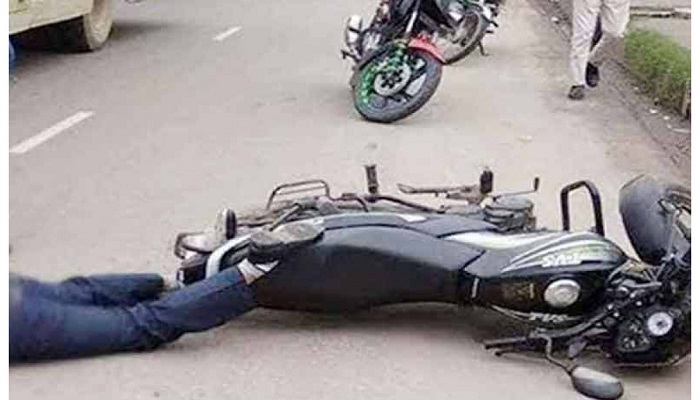 কাভার্ডভ্যানের ধাক্কায় মোটরসাইকেলের ৩ আরোহীর মৃত্যু