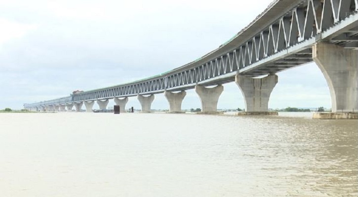 পাঁচ মিনিটে পদ্মা পাড়ি, তিন ঘণ্টায় ঢাকা