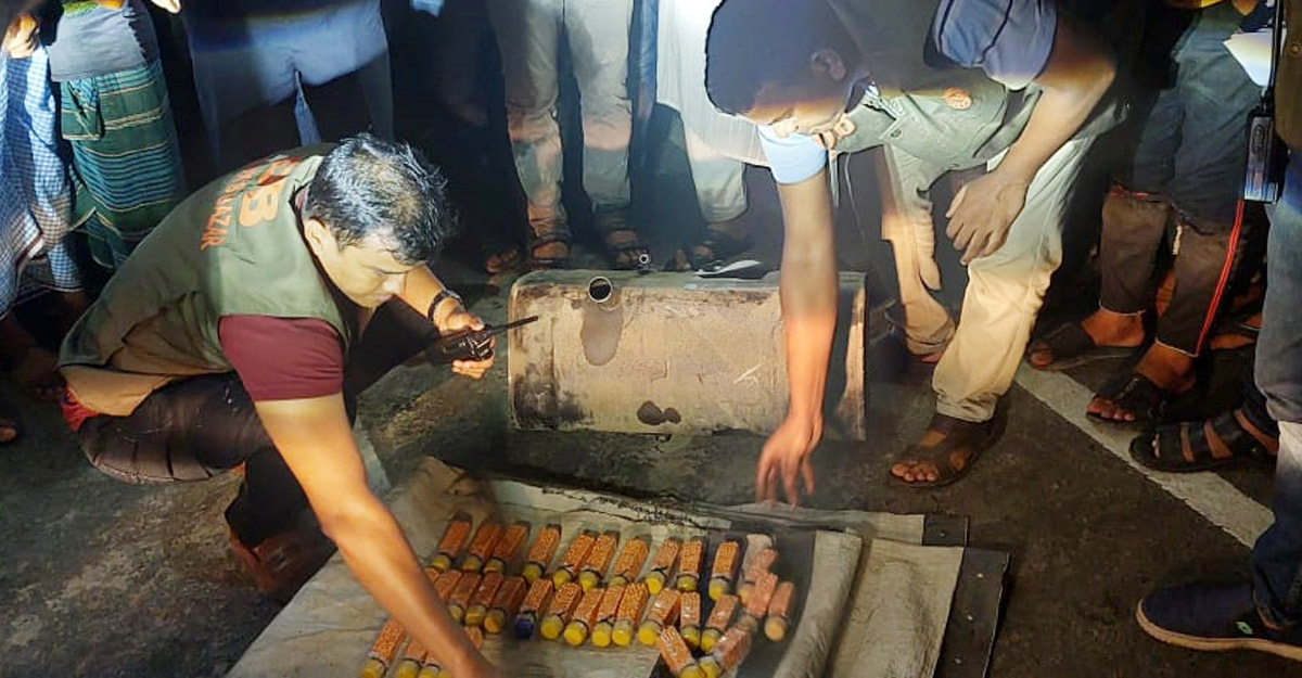পিকআপের তেলের ট্যাংকে মিলল কোটি টাকার ইয়াবা