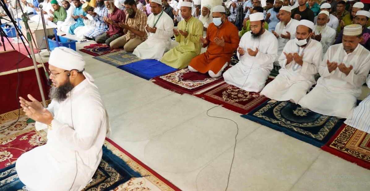 পদ্মা সেতুর উদ্বোধন উপলক্ষে বায়তুল মুকাররমে অনুষ্ঠিত মোনাজাত