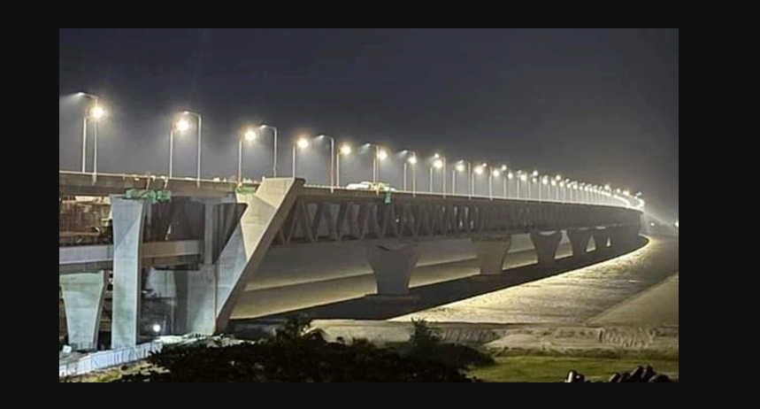 পদ্মা সেতুর মাওয়া প্রান্ত আলোয় ঝলমলে