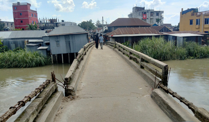 ঘাটাখালী নদীর ওপর ঝুঁকিপূর্ণ ব্রিজ, ভোগান্তি
