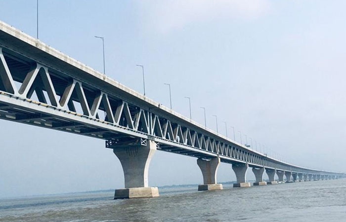 সেতু ছুঁয়ে যাওয়ার অপেক্ষায় বাঁধভাঙা উচ্ছ্বাস যানবাহন চালকদের