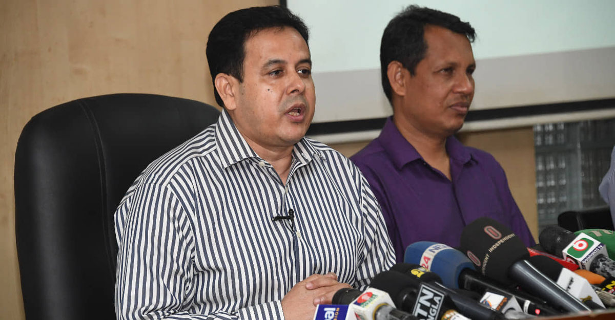 রেঞ্জ দিয়ে পদ্মা সেতুর নাট খুলে ভিডিও বানায় মাহদি
