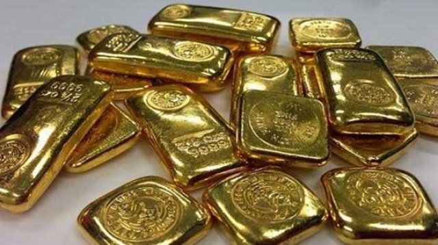 তিন প্রাইভেটকারে মিলল ১৩৫ স্বর্ণের বার, আটক ৬