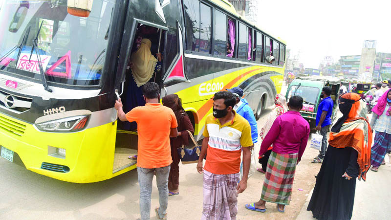 ফুলবাড়ীতে ৭০০ টাকার বাস ভাড়া ১৫০০ টাকা