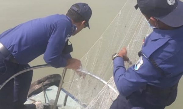 হালদা নদী থেকে জব্দ ২০ হাজার মিটার চরঘেরা জাল