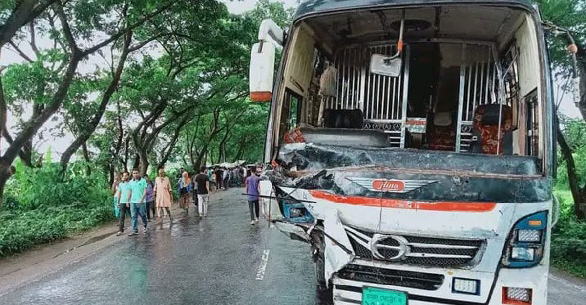 হবিগঞ্জে বাস-মাইক্রোবাস সংঘর্ষ, নিহত ৪