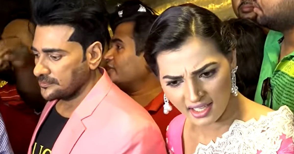 আমি পেটে বাচ্চা নিয়ে আড়ালে থাকা নায়িকা না