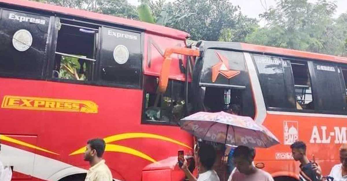 গৌরনদীতে যাত্রীবাহী দুই বাসের মুখোমুখি সংঘর্ষ, অতঃপর...
