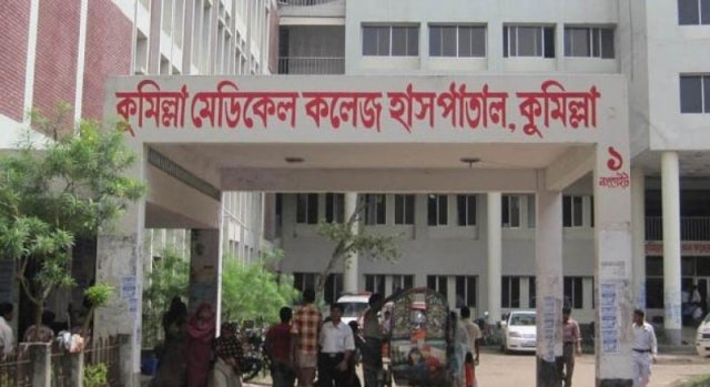 অটোরিকশায় ওড়না পেঁচিয়ে তরুণী হারালেন হাতের কবজি
