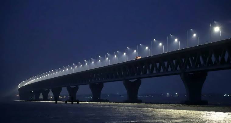 ১০ মিনিট অন্ধকারে ছিলো পদ্মা সেতু