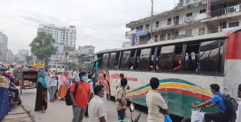 নতুন অফিসসূচির প্রথম দিনেই সড়কে ভোগান্তি