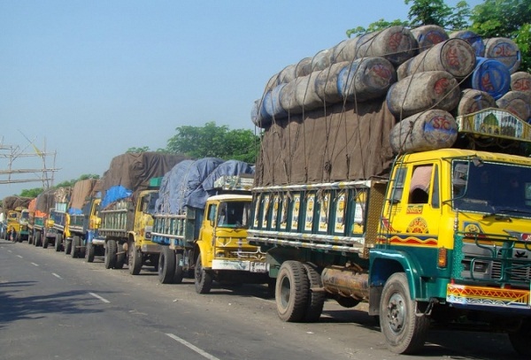 ট্রাক ভাড়াও বেড়ে গেল ৫০ শতাংশ
