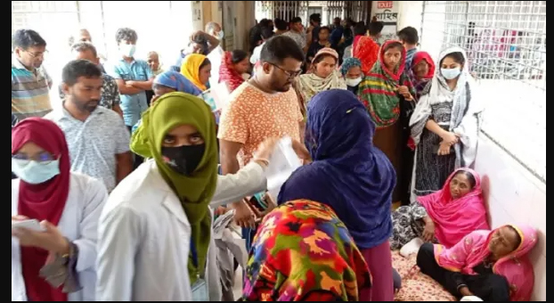 ট্রেনের ধাক্কায় মায়ের পা ও মেয়ের হাত বিচ্ছিন্ন