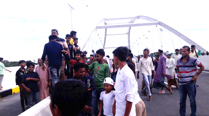 মধুমতি সেতু উদ্বোধনে আনন্দে ভাসছে দক্ষিণ-পশ্চিমাঞ্চলবাসী