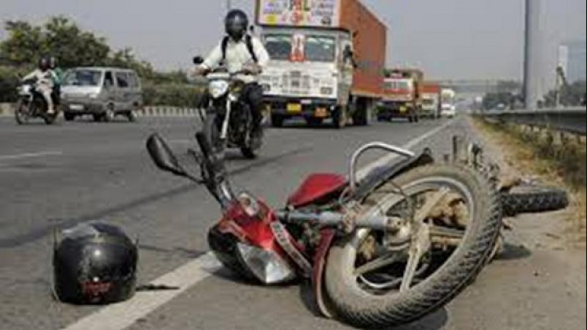 মোটরসাইকেলে ঘুরতে গিয়ে প্রাণ গেল স্কুলছাত্রের