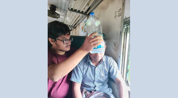 ট্রেনে পাথর নিক্ষেপ, মাথা ফাটলো চবি শিক্ষার্থীর