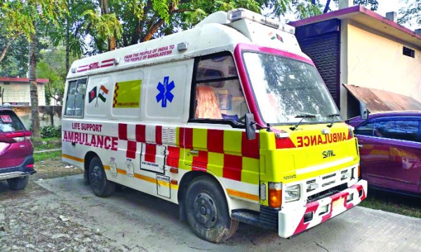 অব্যবহৃত পড়ে আছে উপহারের ৩ আইসিইউ অ্যাম্বুলেন্স