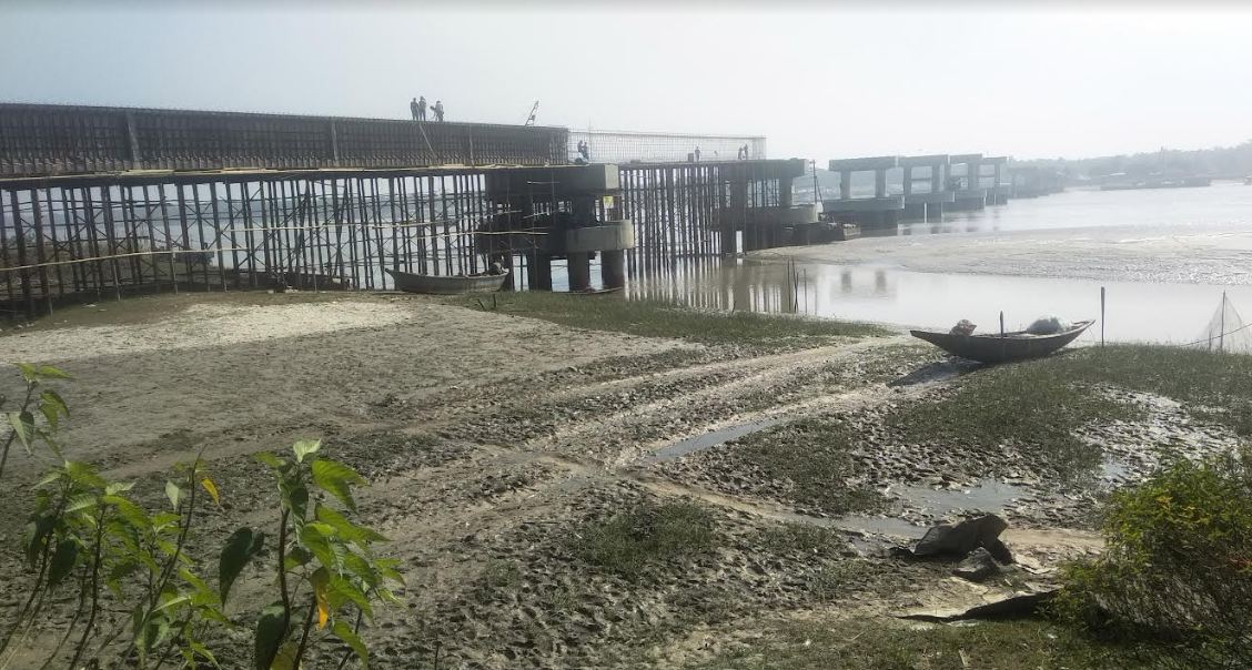 নবগঙ্গা নদীর উপর বারইপাড়া সেতুর নির্মাণ যেনো লড়াইয়ের নাম