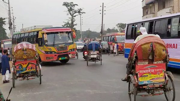 ফরিদপুরে সব রুটে বাস চলাচল শুরু