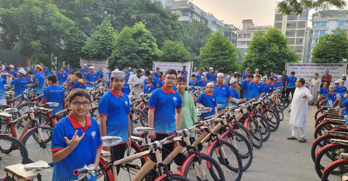 নিয়মিত নামাজ পড়ে বাইসাইকেল জিতল ২৩০ শিশু-কিশোর