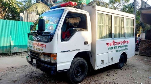 টাকার ভাগ নিয়ে দ্বন্দ্ব, ৪০ ঘণ্টা পর বাবার লাশ দাফন